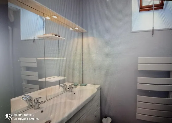 Agreable T2 Avec Petite Cour Privative - 3 Nuits Minimum Hébergement de vacances